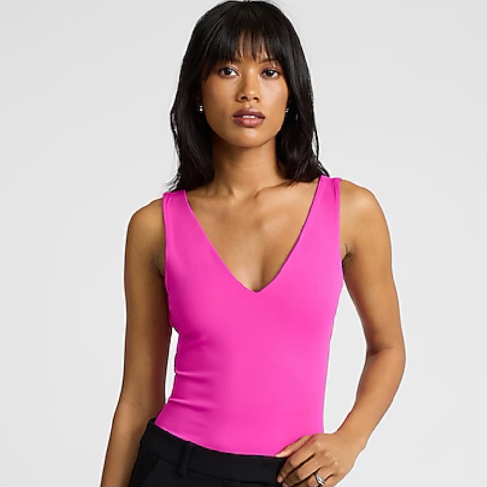 Express Women's Compression Contour Double V-Neck Top Pink